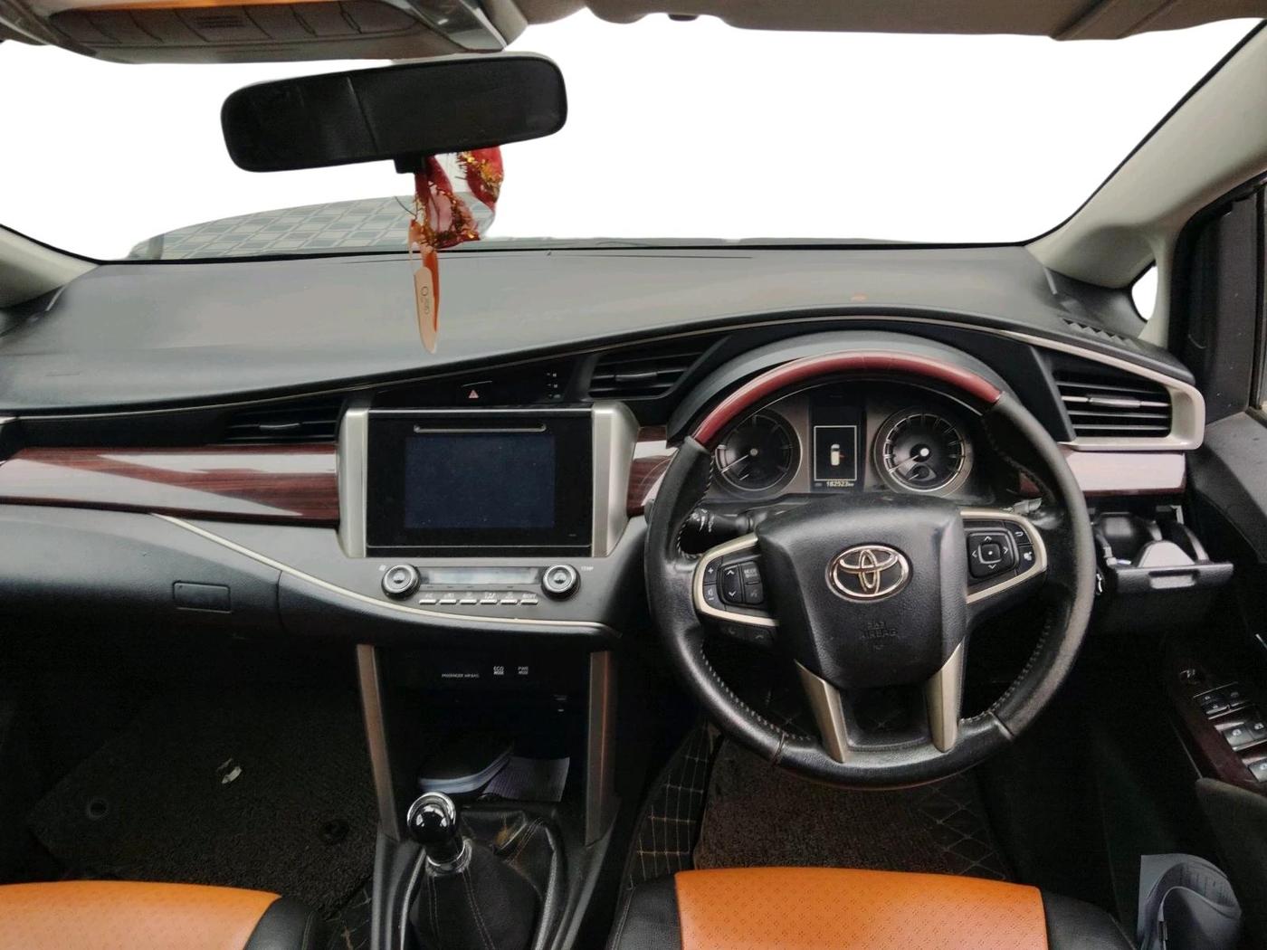 2016 Toyota Innova Crysta 2.4 VX 7 STR, Diesel, Manual, 1,82,523 km, interior