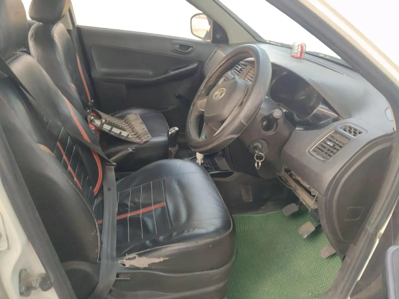 2016 Tata Bolt XE QUADRAJET, Diesel, Manual, 2,33,372 km, interior