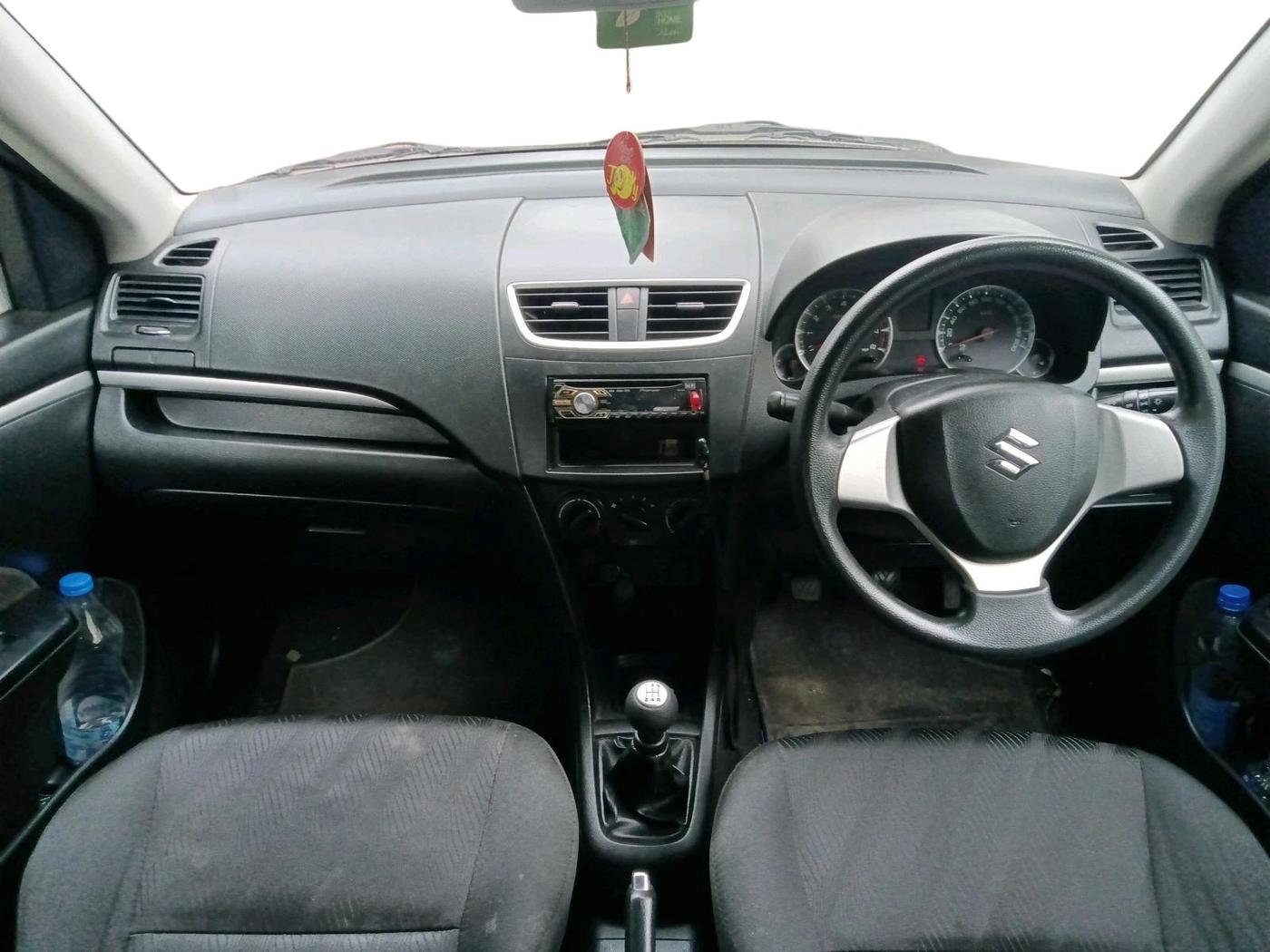 2013 Maruti Swift VXI, Petrol, Manual, 60,297 km, interior