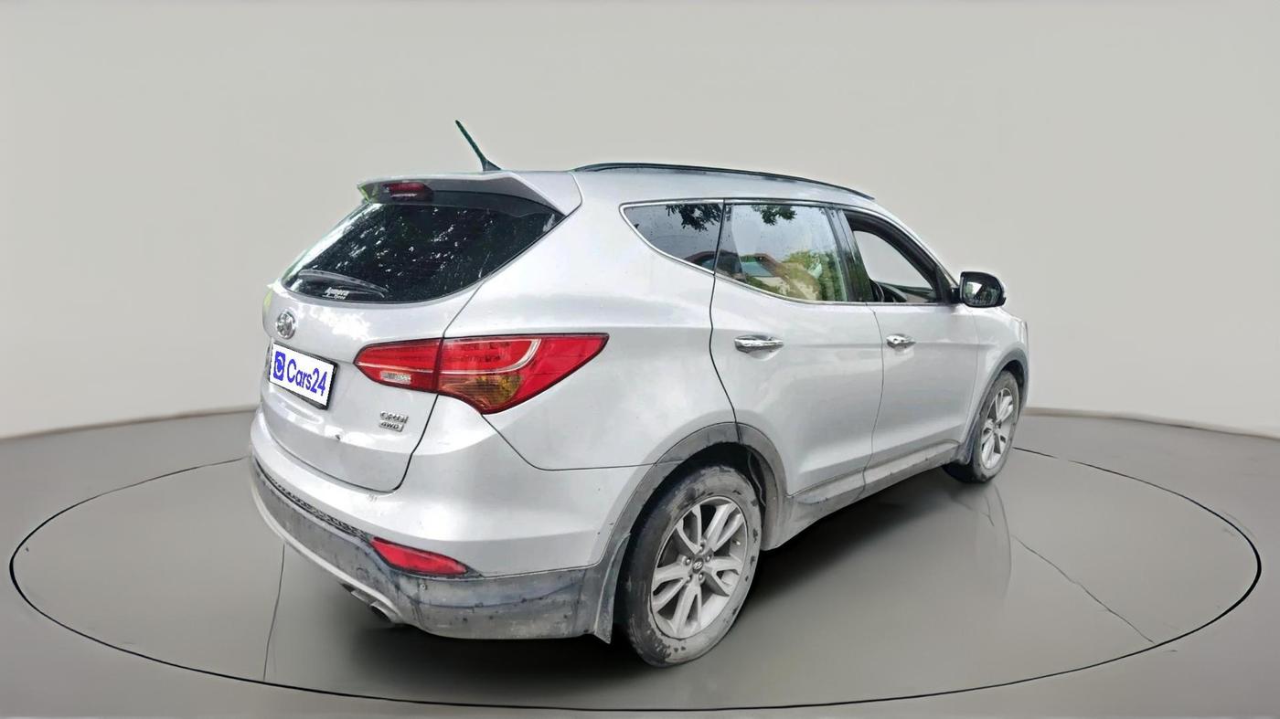 2015 Hyundai Santa Fe 2 WD AT, Diesel, Automatic, 2,28,391 km, exterior