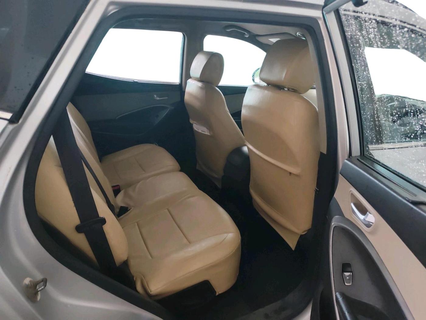 2015 Hyundai Santa Fe 2 WD AT, Diesel, Automatic, 2,28,391 km, interior