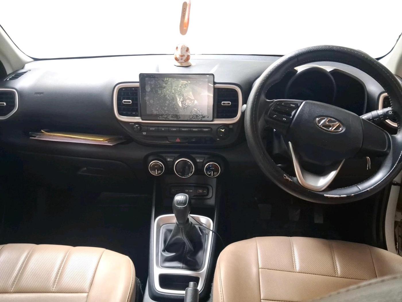 2021 Hyundai VENUE S+ 1.2, Petrol, Manual, 21,964 km, interior