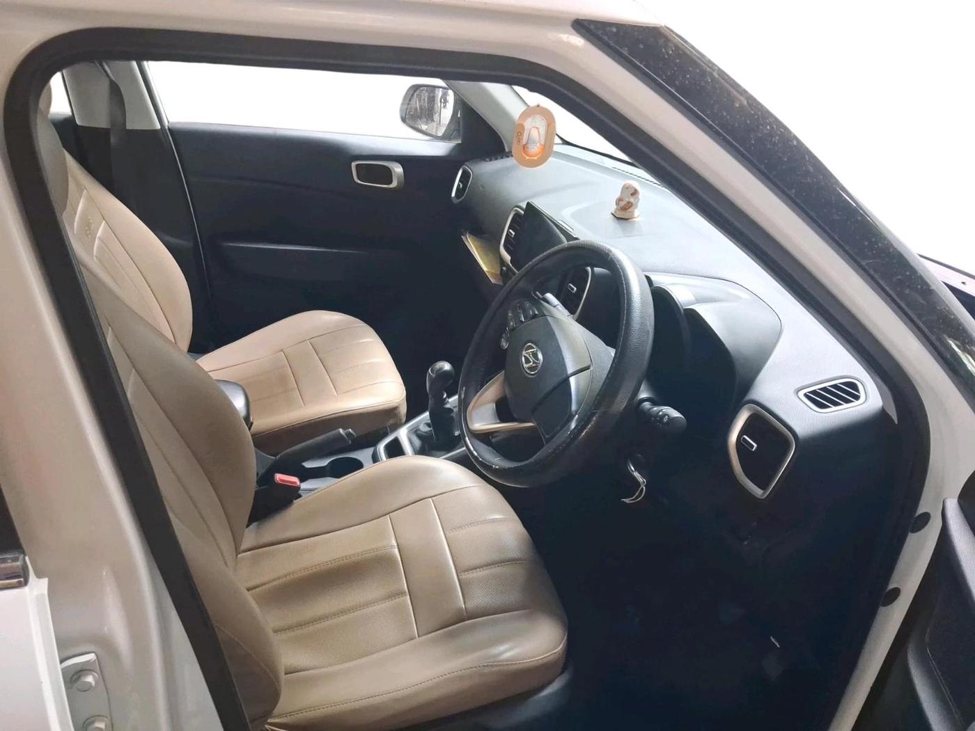 2021 Hyundai VENUE S+ 1.2, Petrol, Manual, 21,964 km, interior