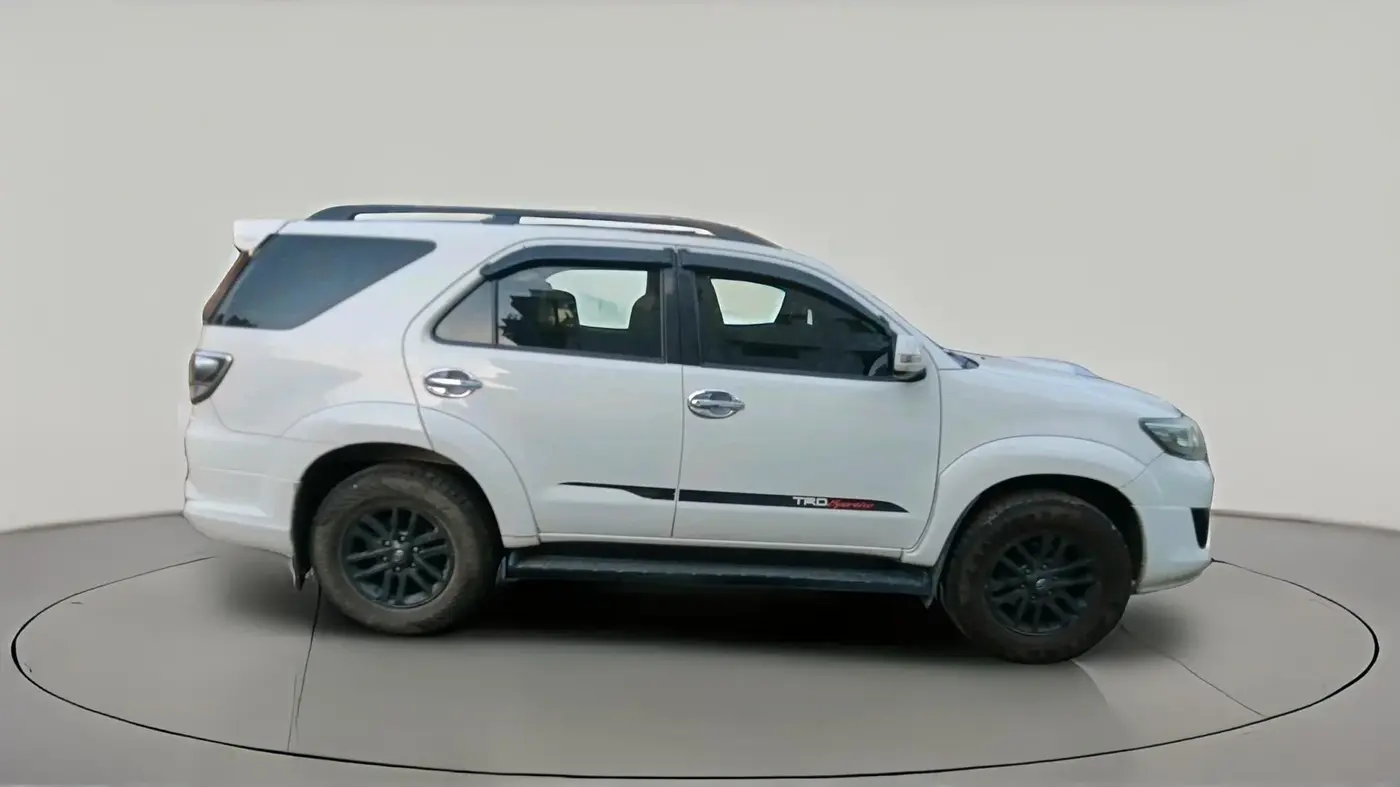 2015 Toyota Fortuner 3.0 4X2 MT, Diesel, Manual, 1,38,533 km, exterior