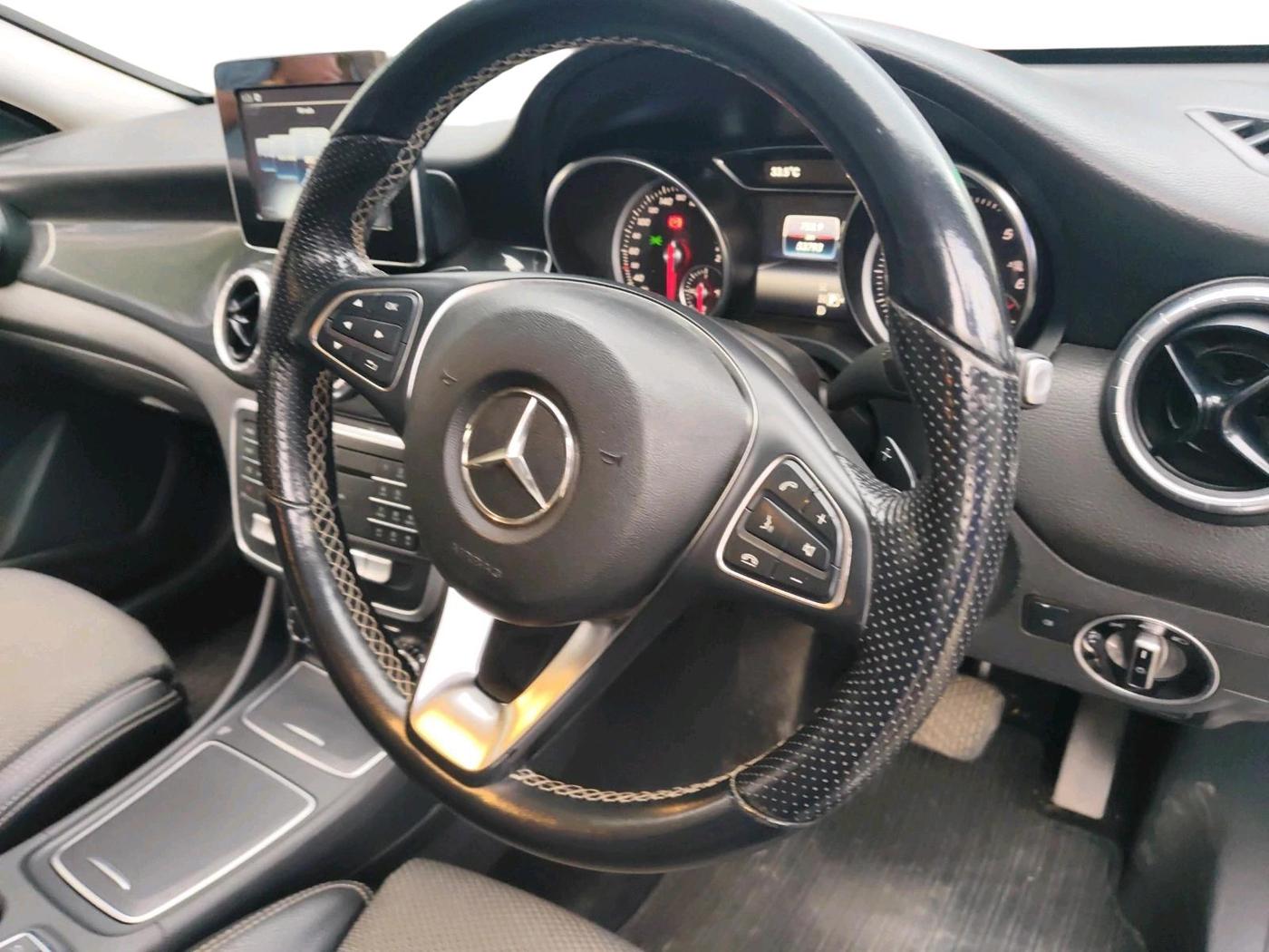 2019 Mercedes Benz GLA Class 200 d Style, Diesel, Automatic, 53,793 km, interior