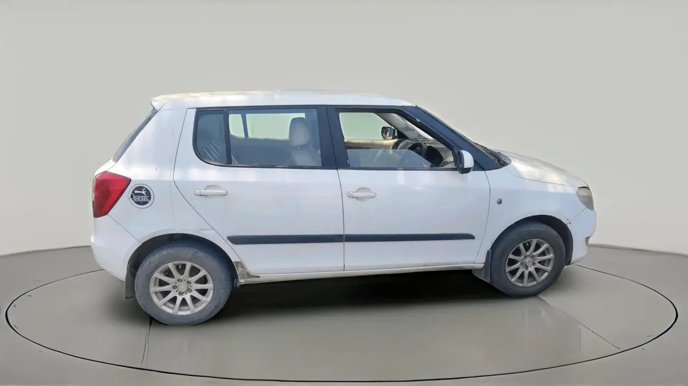 2011 Skoda Fabia ELEGANCE 1.2 TDI, Diesel, Manual, 1,85,114 km, exterior