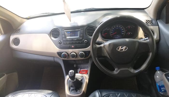 2015 Hyundai i10 SPORTZ 1.2, Petrol, Manual, 78,268 km, interior