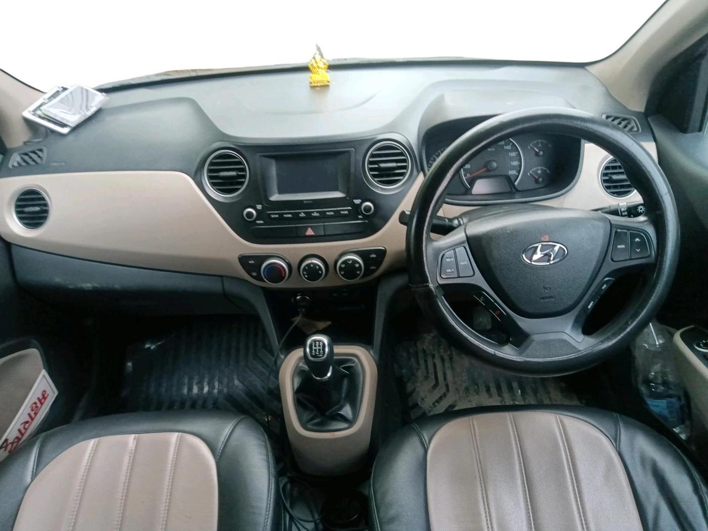 2017 Hyundai Grand i10 SPORTZ 1.2 KAPPA VTVT, Petrol, Manual, 42,001 km, interior