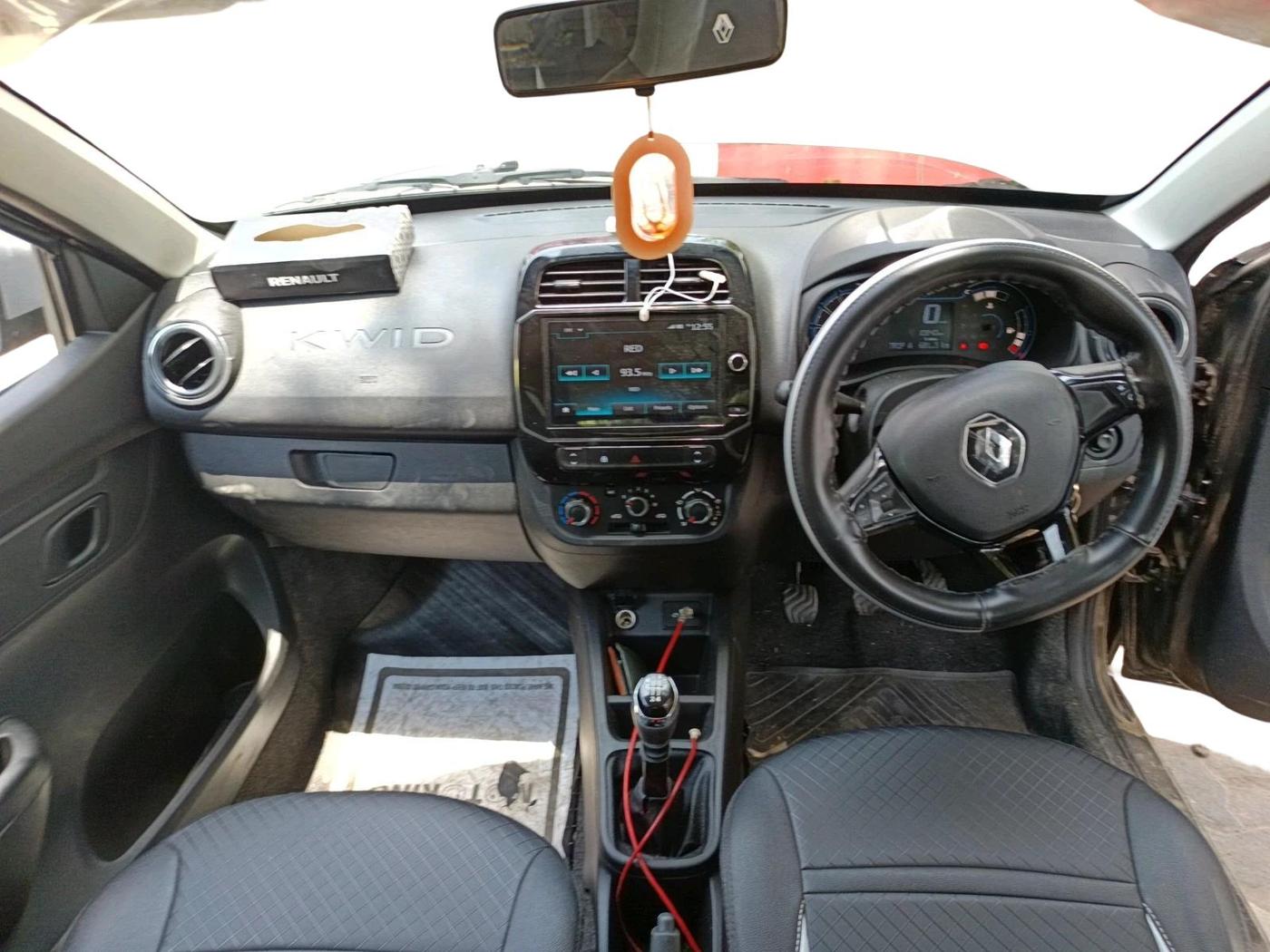 2025 Renault Kwid RXT 1.0, Petrol, Manual, 10,840 km, interior
