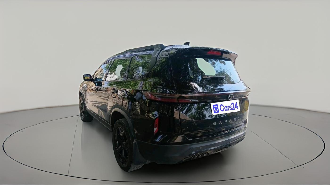 2023 Tata Safari ACCOMPLISHED PLUS 6 STR DARK EDITION, Diesel, Manual, 71,606 km, exterior