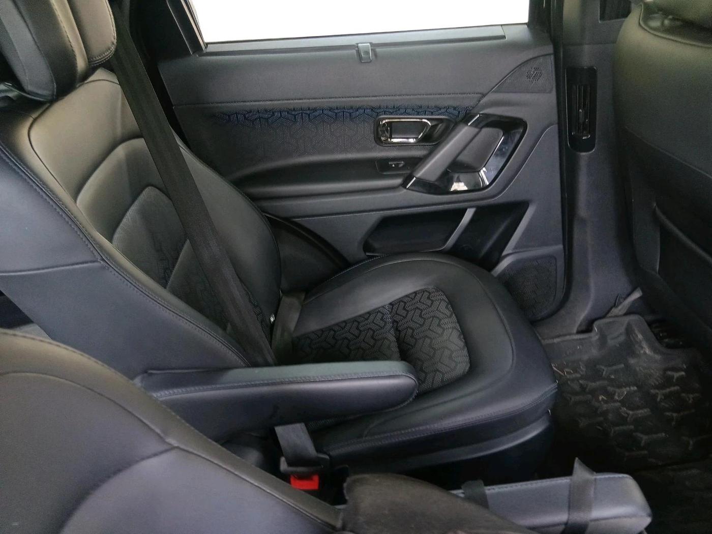 2023 Tata Safari ACCOMPLISHED PLUS 6 STR DARK EDITION, Diesel, Manual, 71,606 km, interior