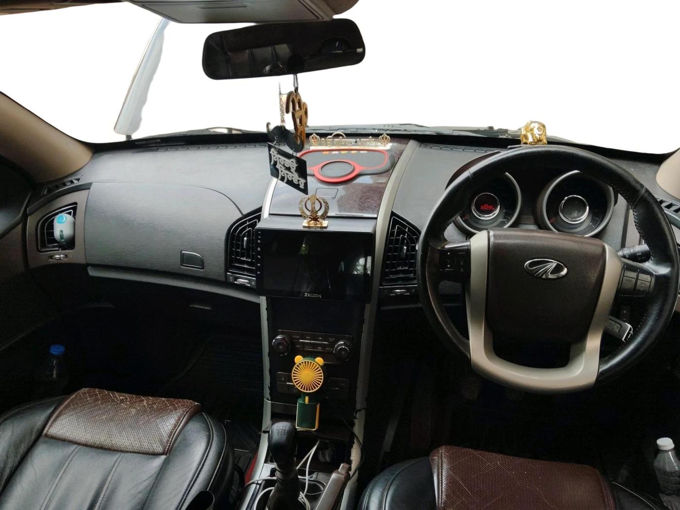 2014 Mahindra XUV500 W8, Diesel, Manual, 1,55,295 km, interior