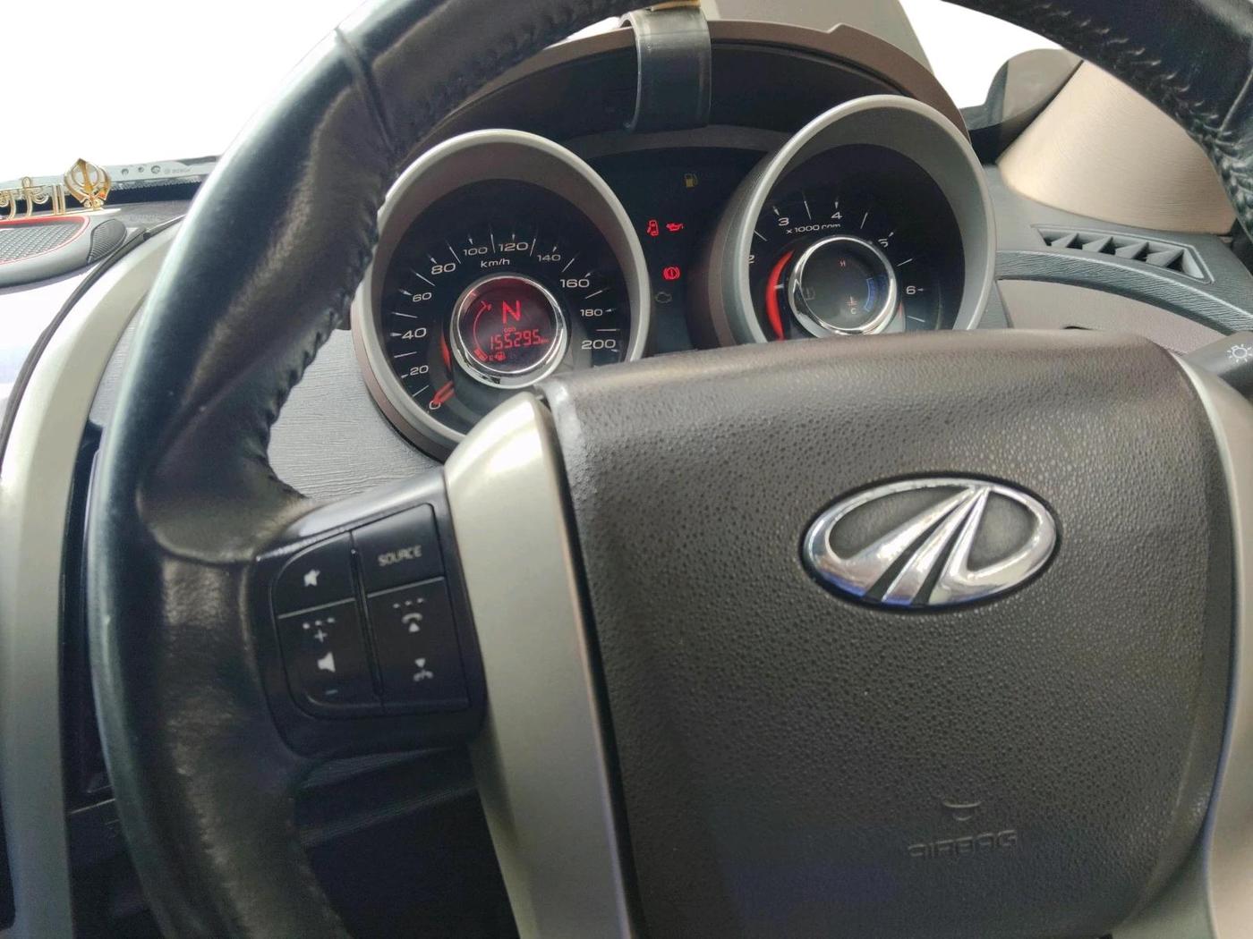 2014 Mahindra XUV500 W8, Diesel, Manual, 1,55,295 km, interior