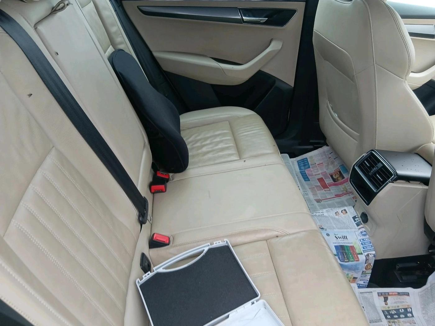 2020 Skoda Karoq STYLE 1.5 TSI AT, Petrol, Automatic, 1,01,297 km, interior