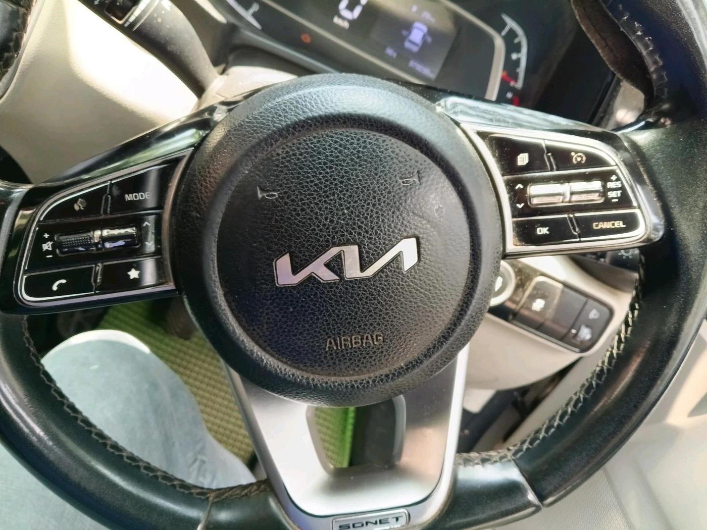 2021 KIA SONET HTX 1.5, Diesel, Manual, 3,79,298 km, interior