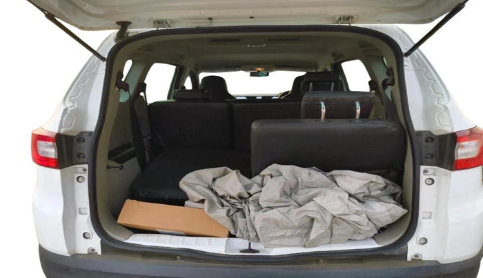 2022 Renault TRIBER RXZ, Petrol, Manual, 25,500 km, exterior