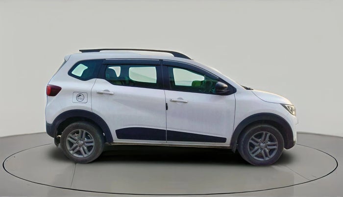 2022 Renault TRIBER RXZ, Petrol, Manual, 25,500 km, exterior