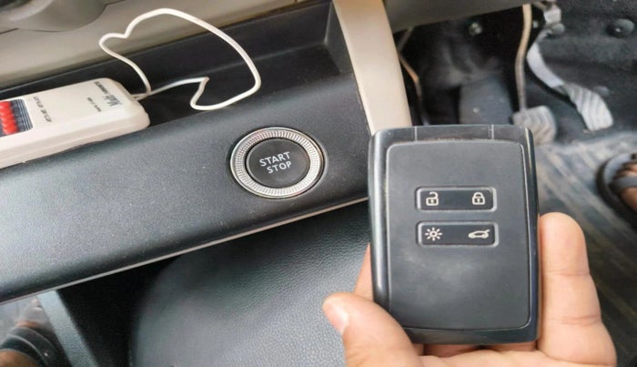 2022 Renault TRIBER RXZ, Petrol, Manual, 25,500 km, interior