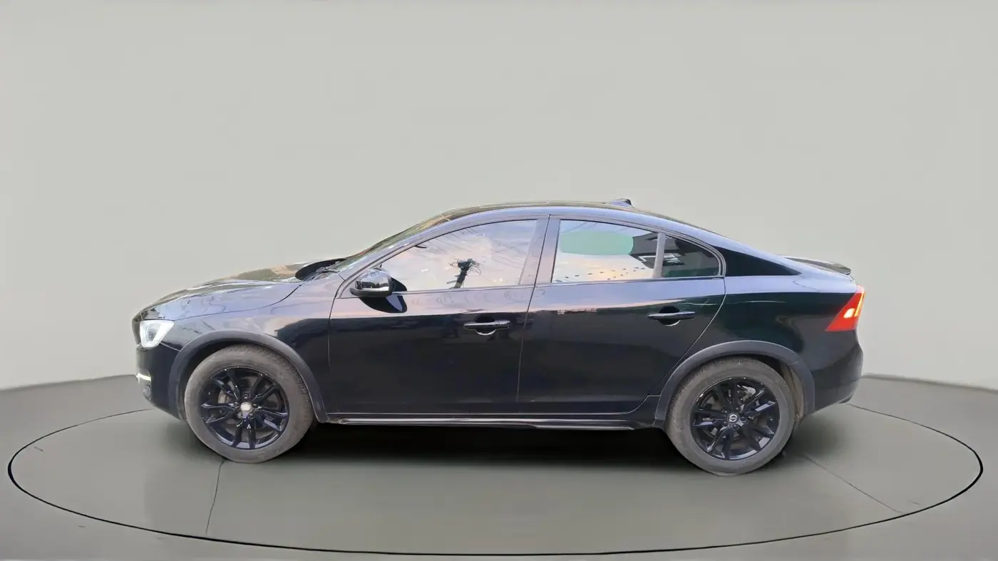 2016 Volvo S60 CROSS COUNTRY INSCRIPTION, Diesel, Automatic, 73,589 km, exterior