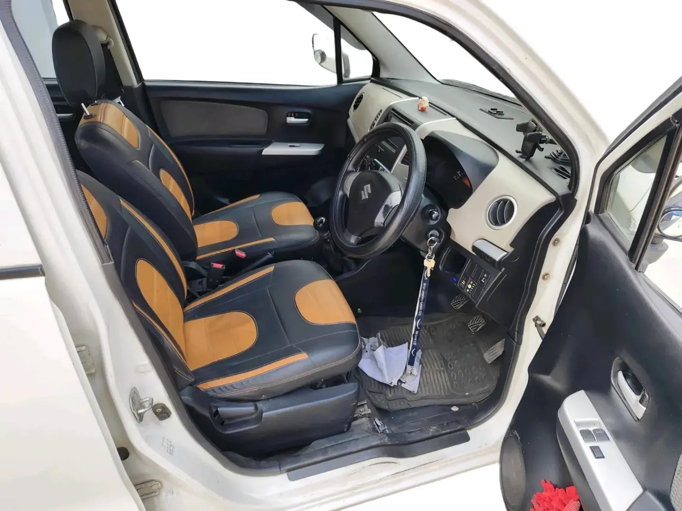 2013 Maruti Wagon R 1.0 LXI CNG, CNG, Manual, 98,645 km, interior