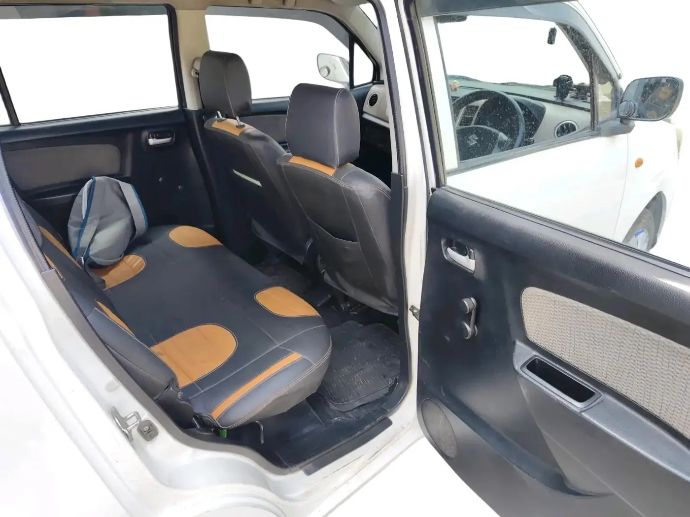 2013 Maruti Wagon R 1.0 LXI CNG, CNG, Manual, 98,645 km, interior
