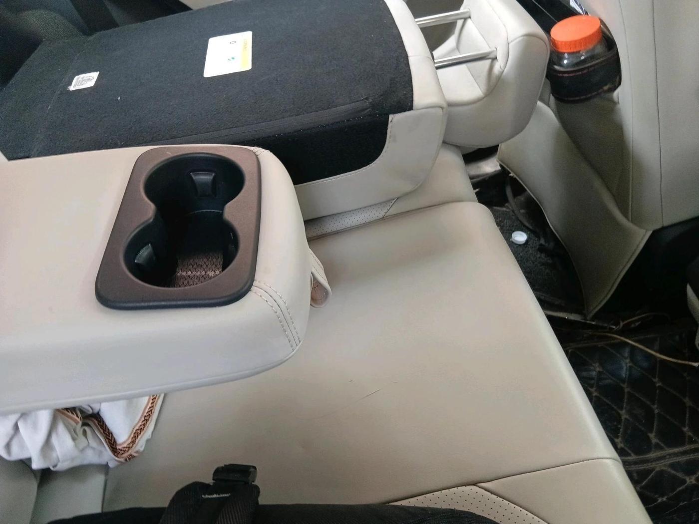 2022 Tata Safari XZA PLUS, Diesel, Automatic, 1,36,136 km, interior