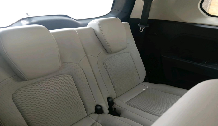 2022 Tata Safari XZA PLUS, Diesel, Automatic, 1,36,136 km, interior