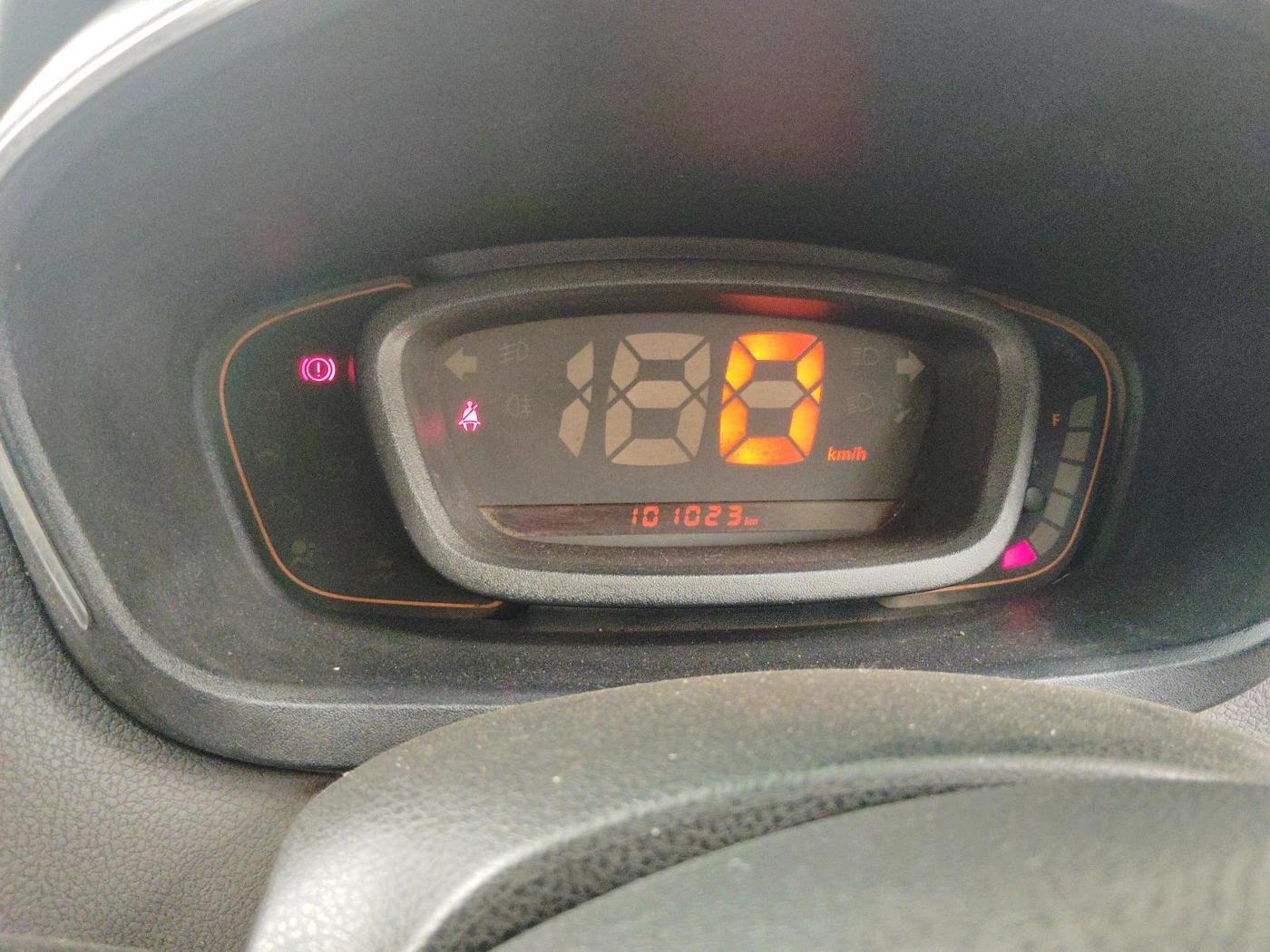 2019 Renault Kwid RXT 1.0 (O), Petrol, Manual, 1,01,023 km, interior