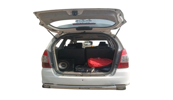 2011 Toyota Innova 2.5 G4 8 STR, Diesel, Manual, 2,71,710 km, exterior