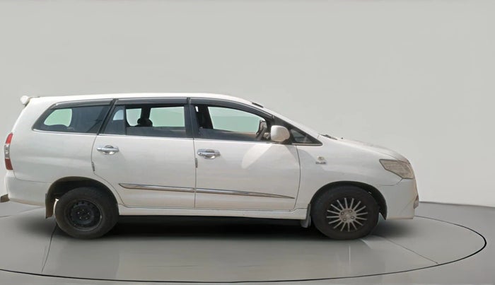 2011 Toyota Innova 2.5 G4 8 STR, Diesel, Manual, 2,71,710 km, exterior