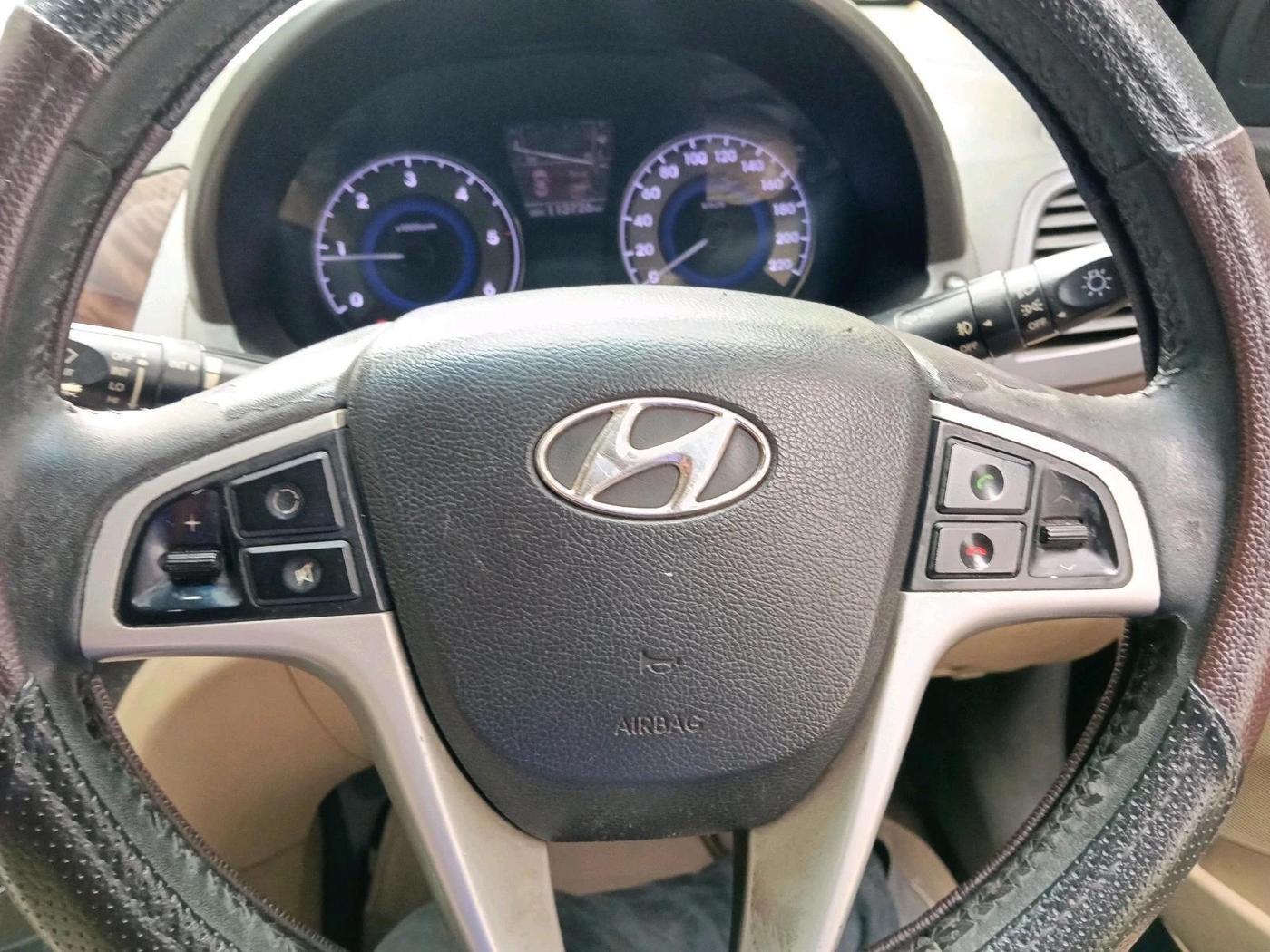 2012 Hyundai Verna FLUIDIC 1.6 CRDI SX, Diesel, Manual, 1,13,726 km, interior