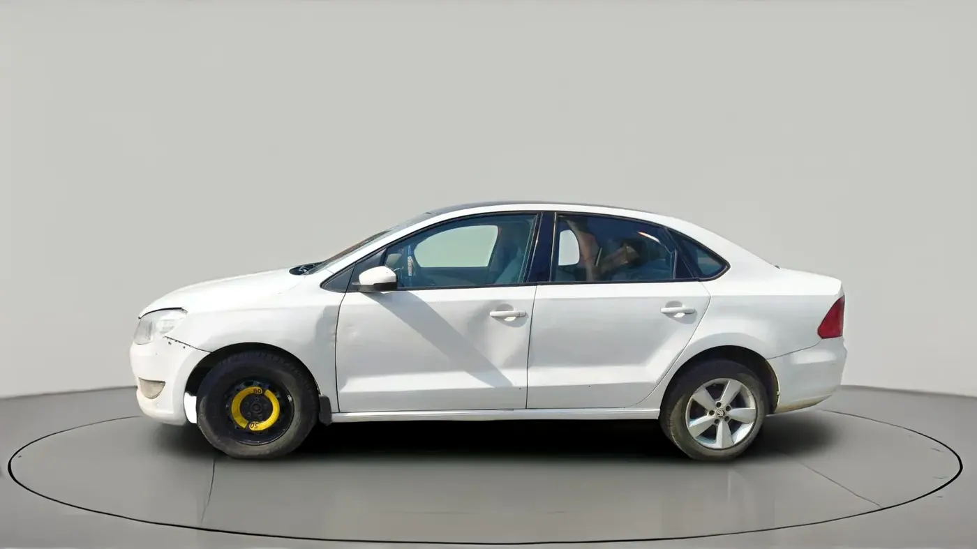 2015 Skoda Rapid AMBITION 1.5 TDI, Diesel, Manual, 1,98,200 km, exterior