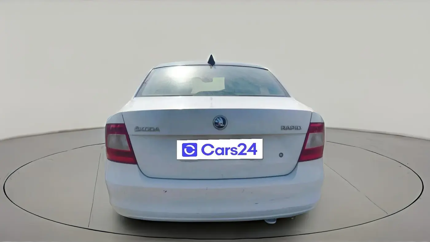 2015 Skoda Rapid AMBITION 1.5 TDI, Diesel, Manual, 1,98,200 km, exterior
