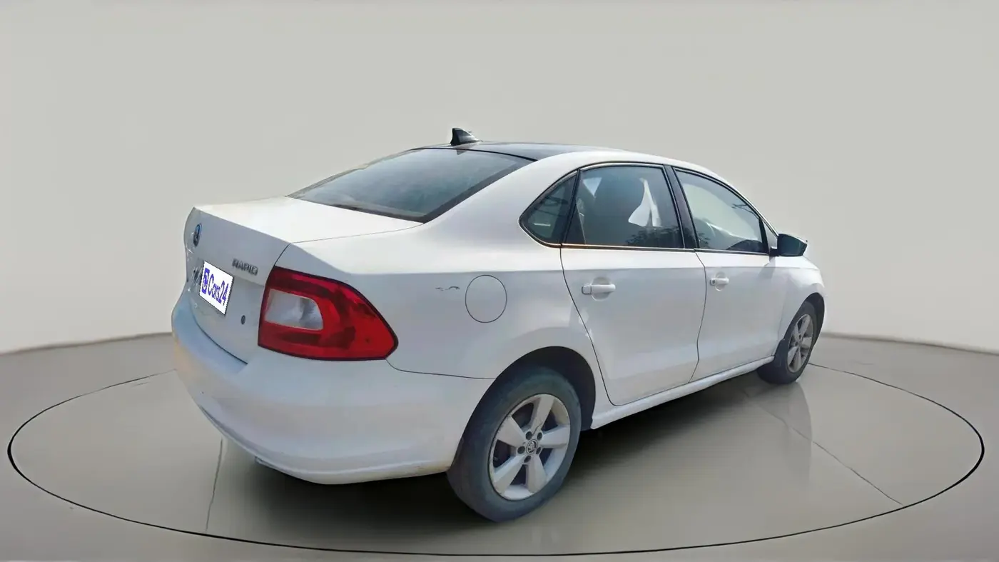 2015 Skoda Rapid AMBITION 1.5 TDI, Diesel, Manual, 1,98,200 km, exterior