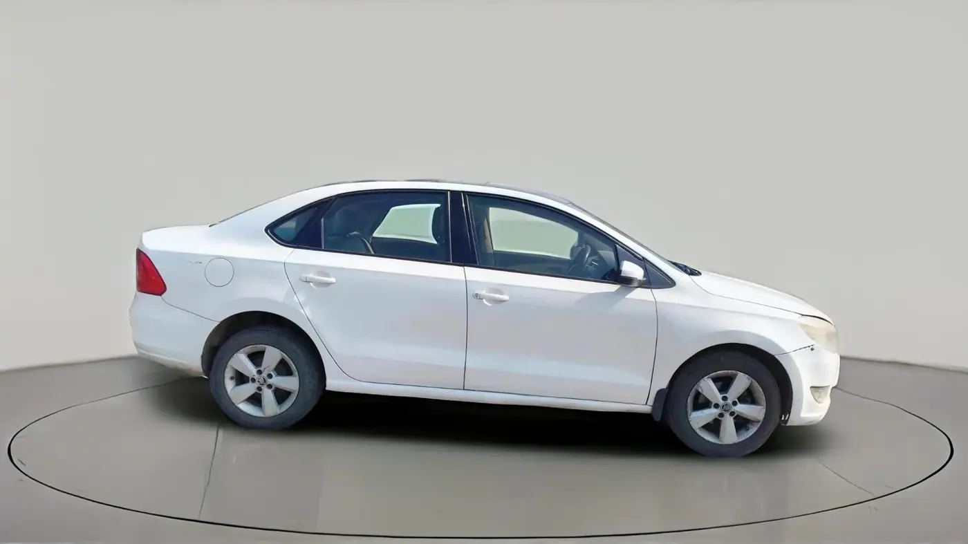 2015 Skoda Rapid AMBITION 1.5 TDI, Diesel, Manual, 1,98,200 km, exterior