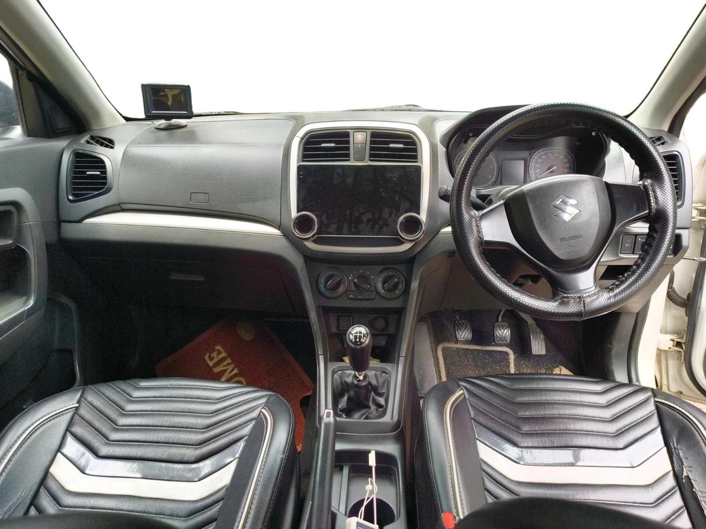 2017 Maruti Vitara Brezza VDI (O), Diesel, Manual, 1,24,200 km, interior
