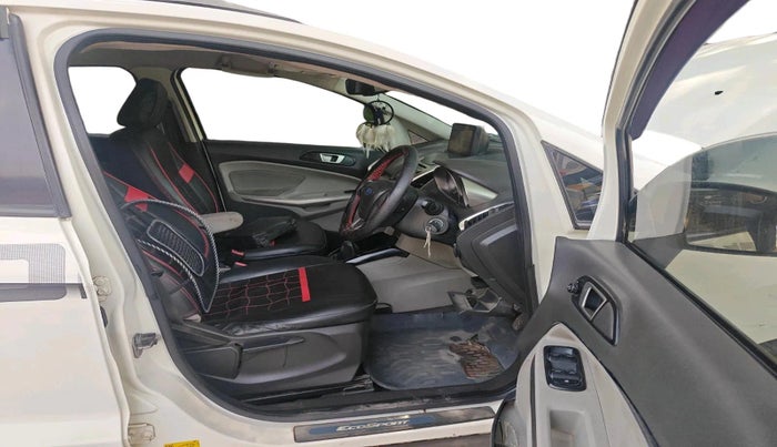 2015 Ford Ecosport TITANIUM 1.5L DIESEL, Diesel, Manual, 1,25,429 km, interior