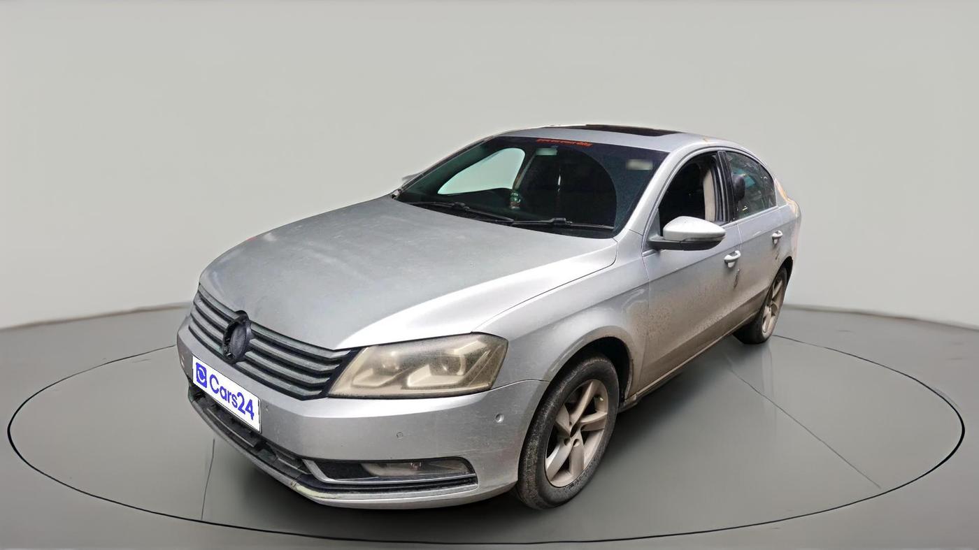 2012 Volkswagen Passat HIGHLINE DSG, Diesel, Automatic, 1,74,071 km, exterior