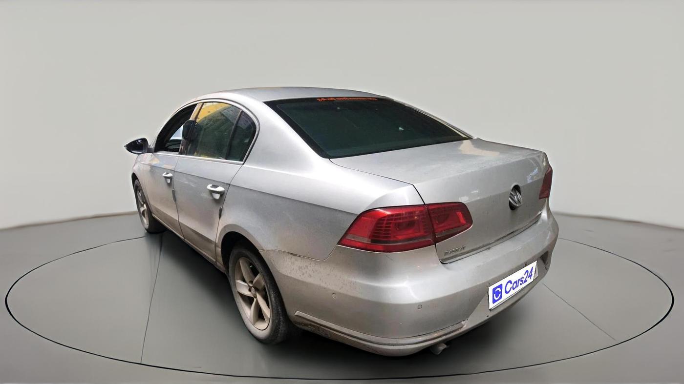 2012 Volkswagen Passat HIGHLINE DSG, Diesel, Automatic, 1,74,071 km, exterior