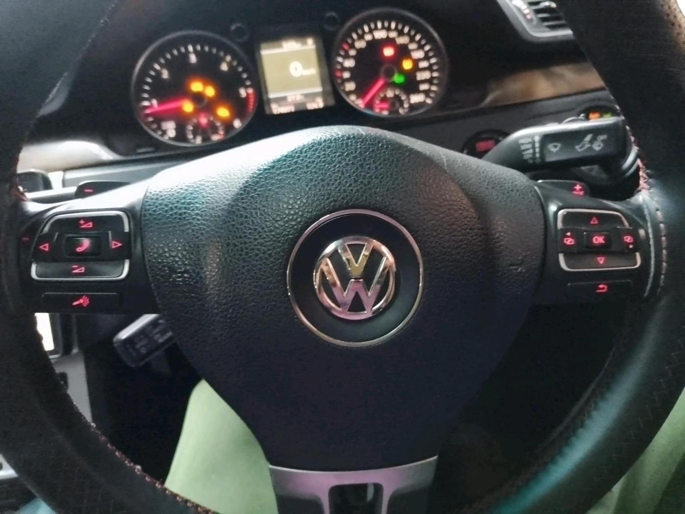 2012 Volkswagen Passat HIGHLINE DSG, Diesel, Automatic, 1,74,071 km, interior