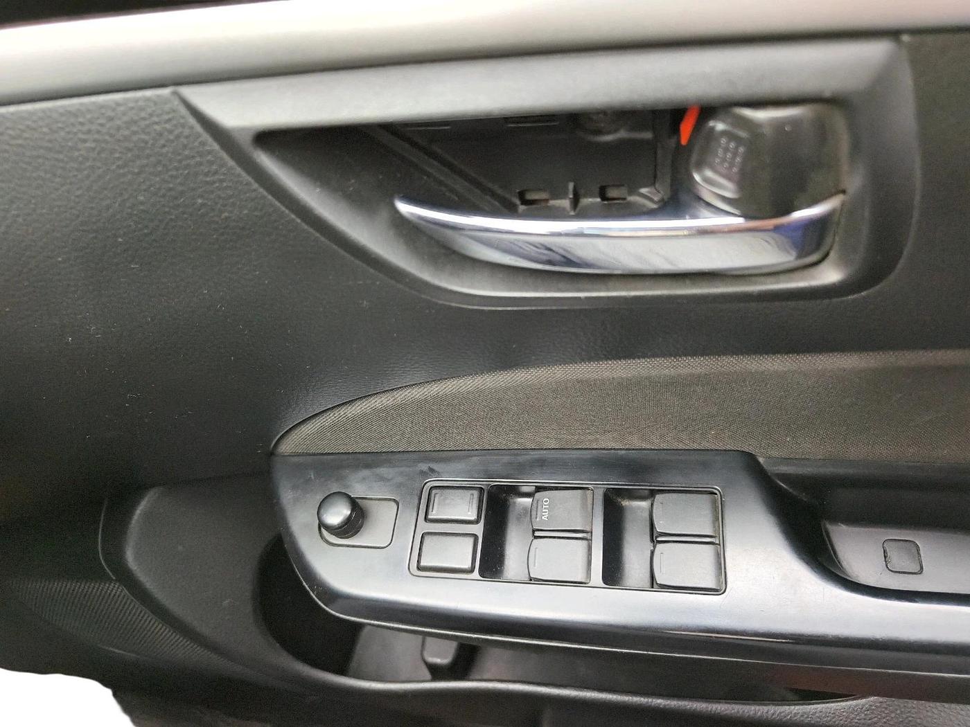 2012 Maruti Swift VDI, Diesel, Manual, 3,43,120 km, interior