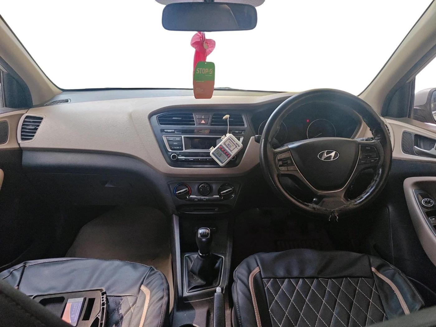 2014 Hyundai Elite i20 MAGNA 1.2, Petrol, Manual, 1,12,176 km, interior