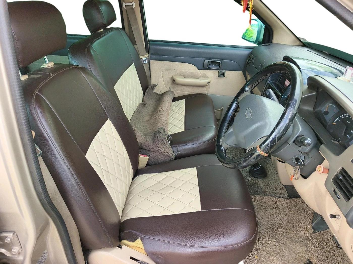 2014 Chevrolet Tavera NEO 3 LS 10 STR BS III, Diesel, Manual, 1,74,059 km, interior