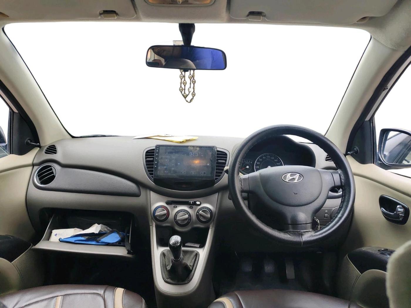 2012 Hyundai i10 MAGNA 1.1, Petrol, Manual, 52,393 km, interior