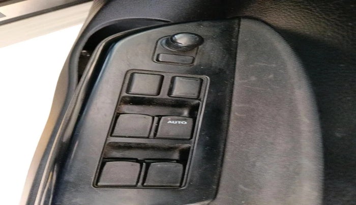 2015 Maruti Swift VXI, Petrol, Manual, 1,13,258 km, interior