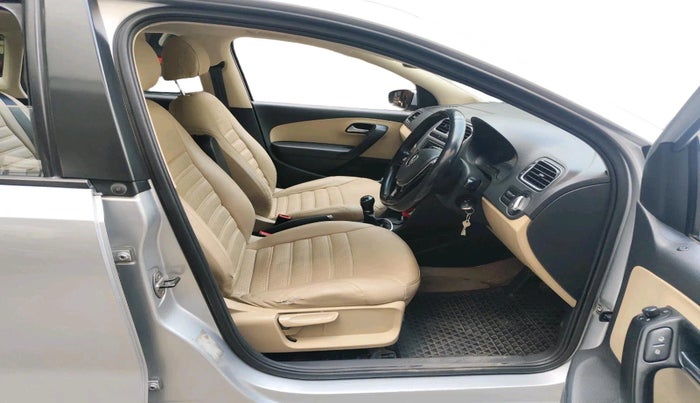 2016 Volkswagen Ameo HIGHLINE1.2L, Petrol, Manual, 57,338 km, interior