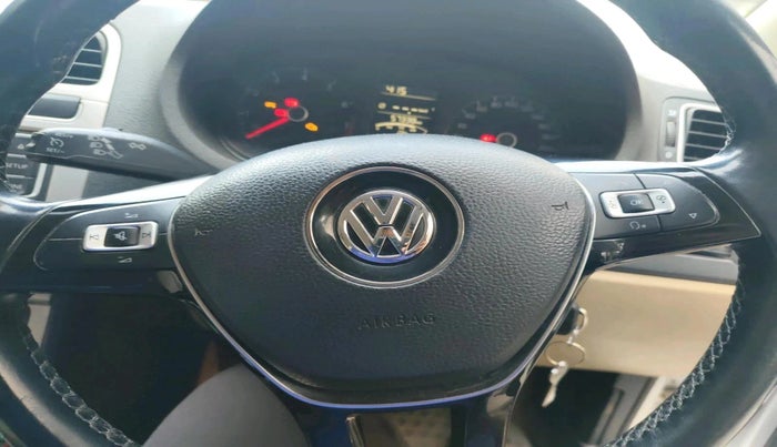 2016 Volkswagen Ameo HIGHLINE1.2L, Petrol, Manual, 57,338 km, interior