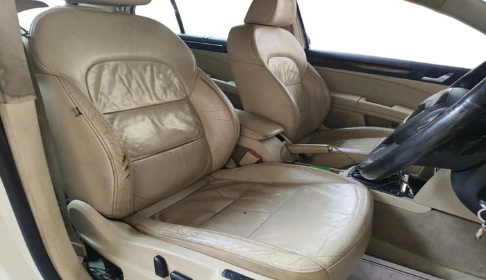 2012 Skoda Superb ELEGANCE 2.0 TDI CR AT, Diesel, Automatic, 1,01,498 km, interior