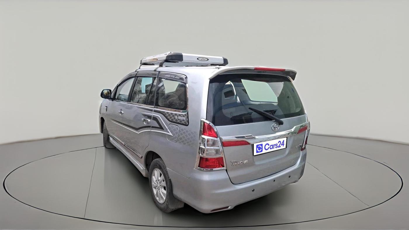 2011 Toyota Innova V 2.5 7 STR, Diesel, Manual, 2,52,249 km, exterior