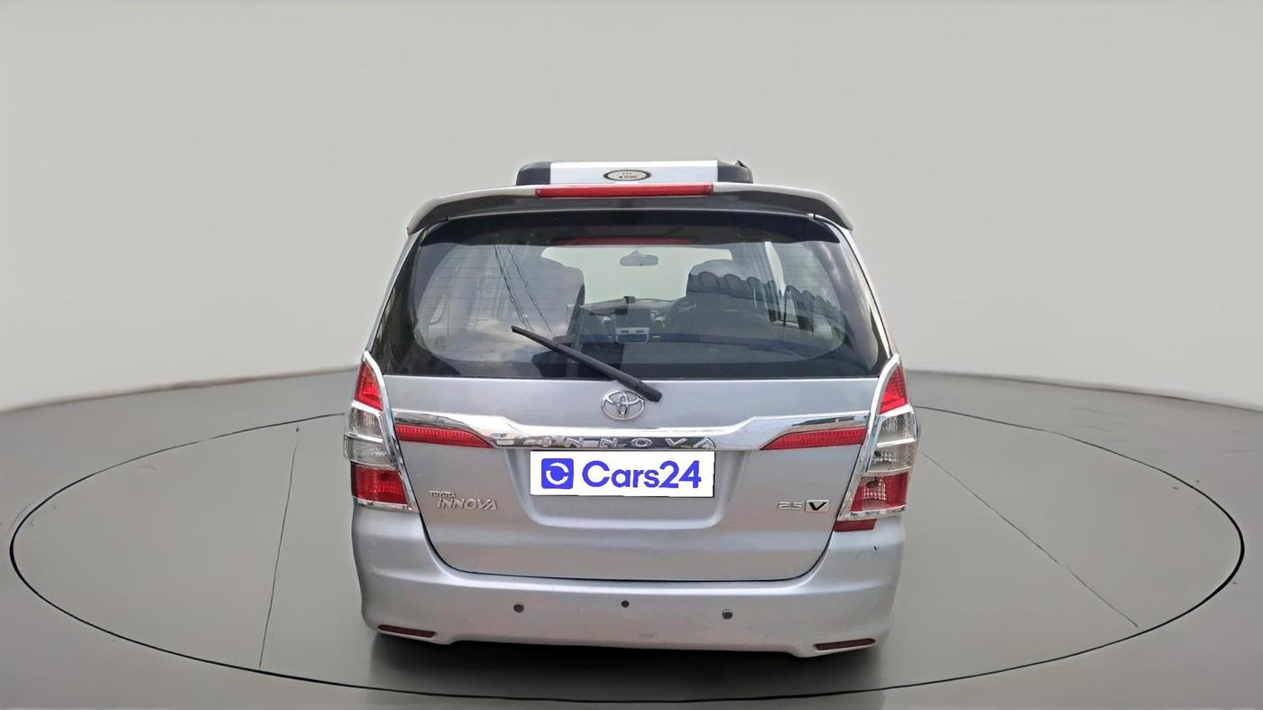 2011 Toyota Innova V 2.5 7 STR, Diesel, Manual, 2,52,249 km, exterior